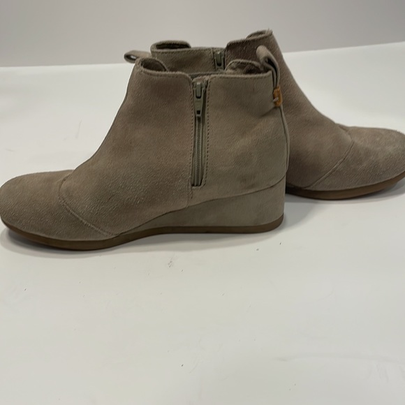 TOMS Kelsey Platform Booties size 4 (big kids) - Picture 4 of 10